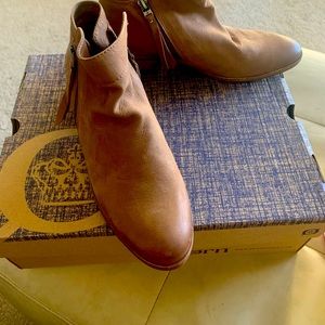 Born - Booties Size 8.5
